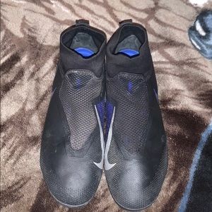Nike Phantom Indoor Shoes Size 9.5